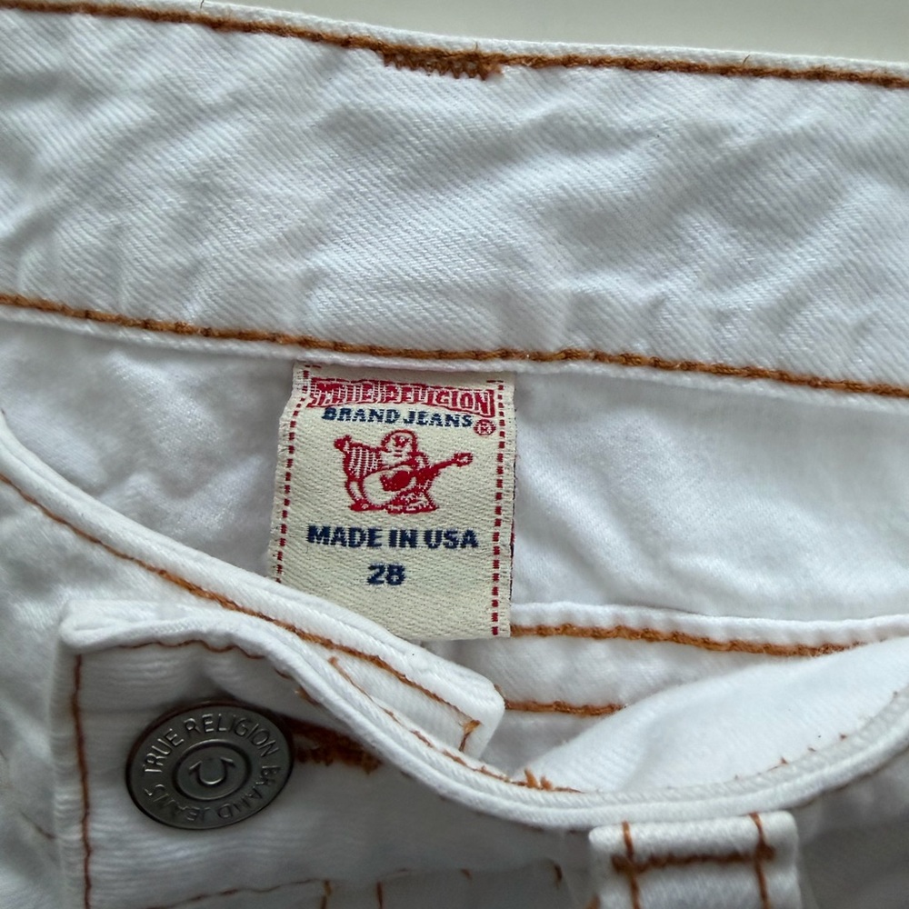 TRUE RELIGION White Denim Shorts vintage flap pockets rhinestone raw hem Sz 28 - Picture 3 of 6